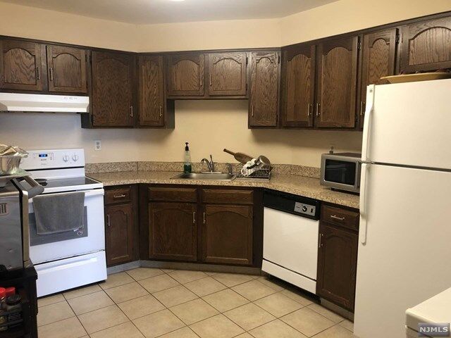 Property Photo:  608 Harmon Cove Tower  NJ 07094 