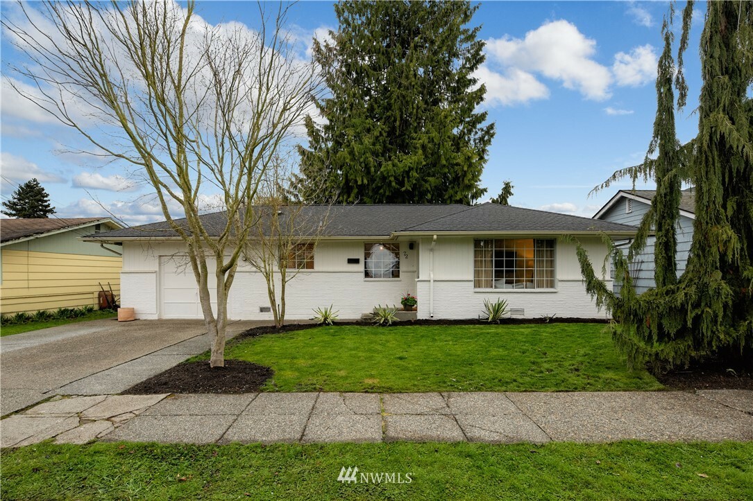 Property Photo:  72 Pine Avenue  WA 98290 