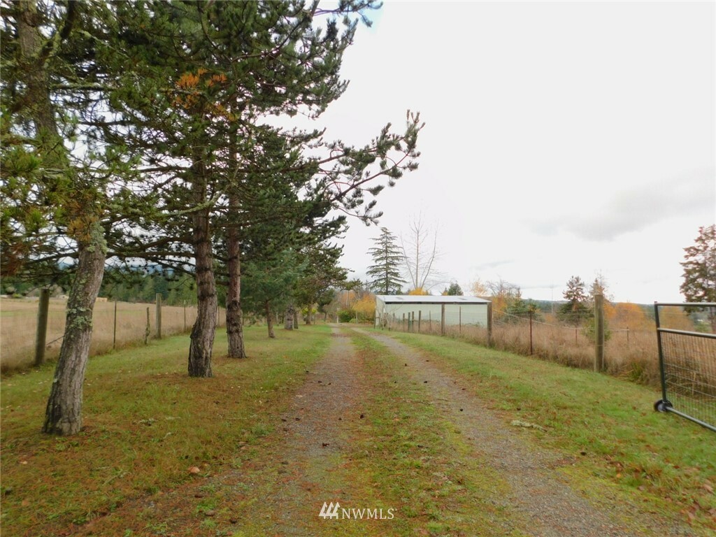 Property Photo:  9999 S 7th Avenue  WA 98382 