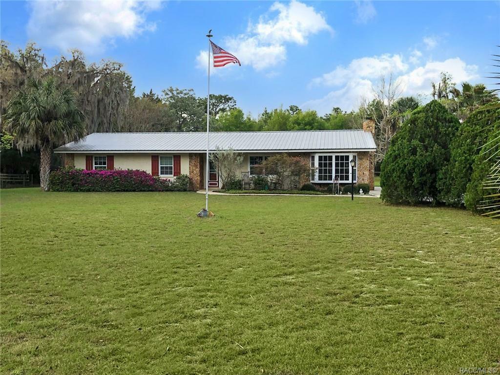 Property Photo:  9860 W Pinespring Court  FL 34428 