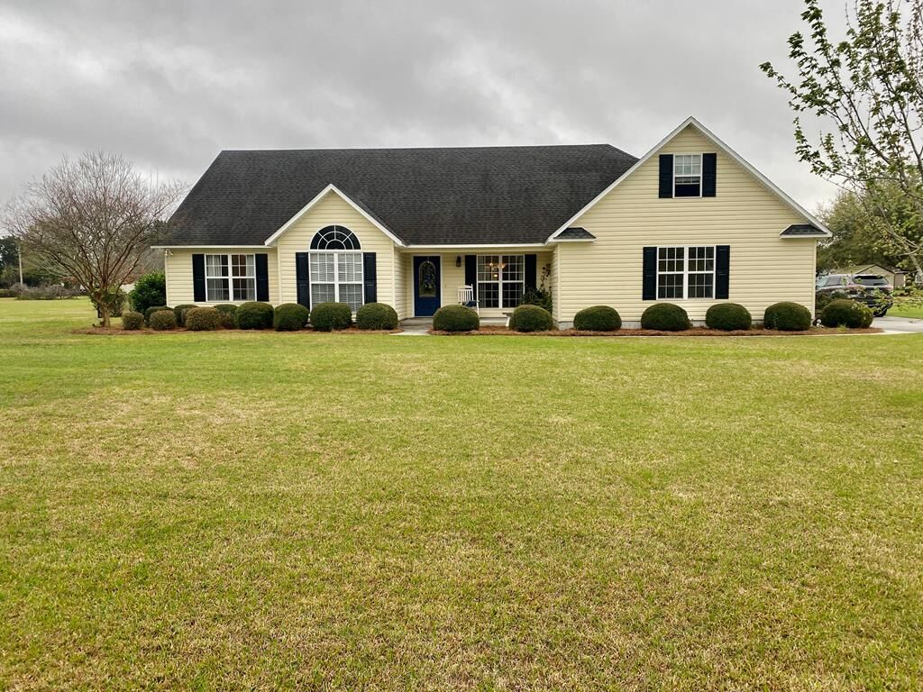 Property Photo: 182 Ted Street GA 31620