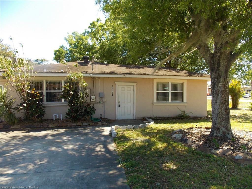 Property Photo:  1504 N Lake Avenue  FL 33825 