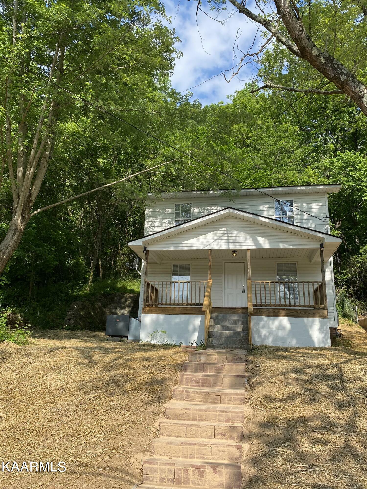 Property Photo:  1110 Oakdale Hwy  TN 37748 