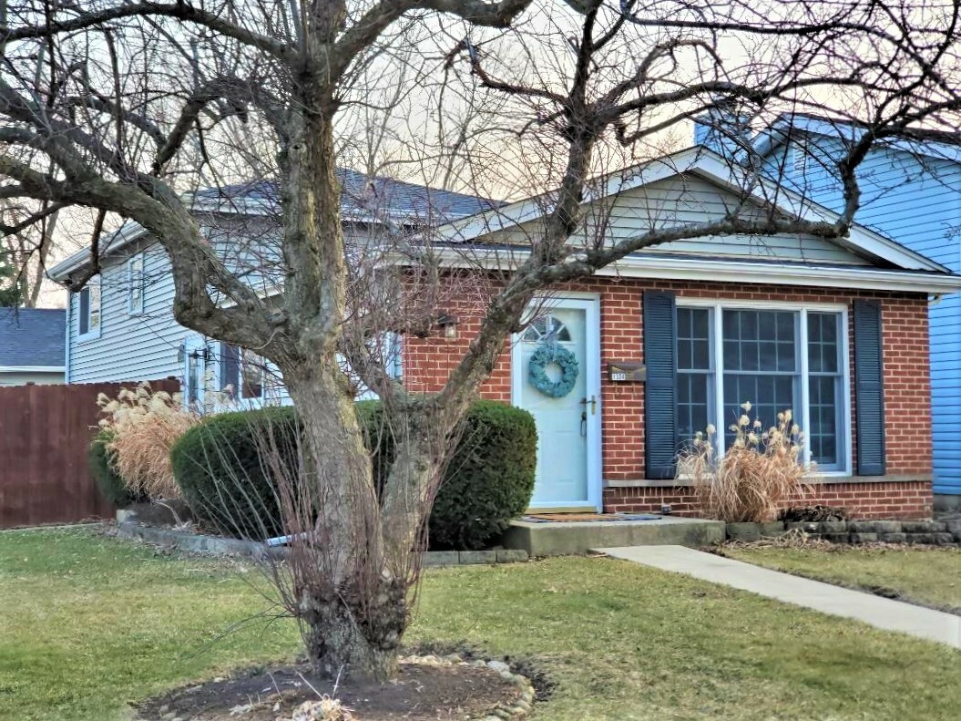 Property Photo:  1304 S Blanchard Street  IL 60189 