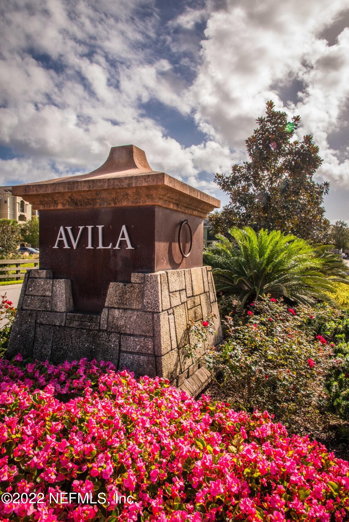 Property Photo: 155 Calle El Jardin 103 FL 32095