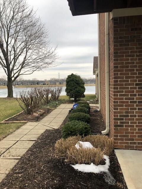 7667 River Road  Indianapolis IN 46240 photo