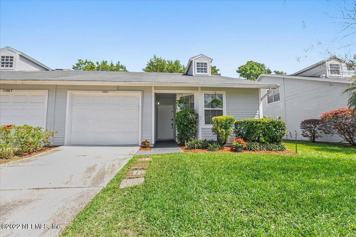 Property Photo:  11071 Wandering Oaks Drive  FL 32257 