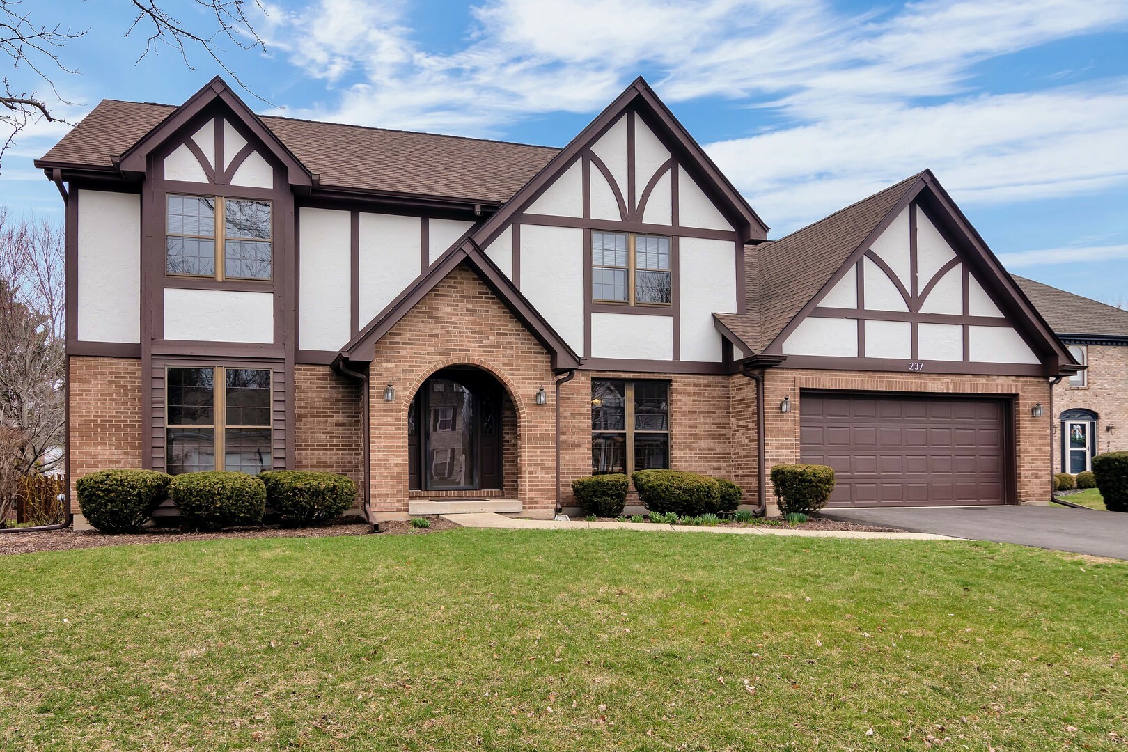 Property Photo: 237 Covington Court IL 60565