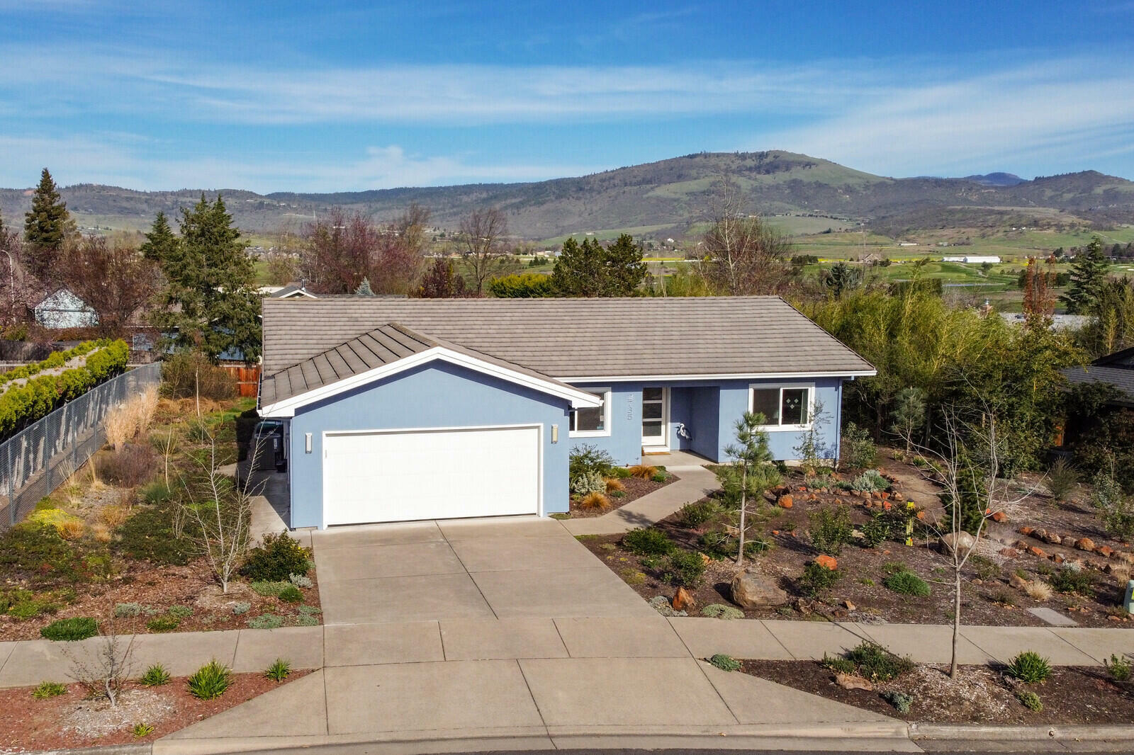 2735 Honor Drive  Medford OR 97504 photo