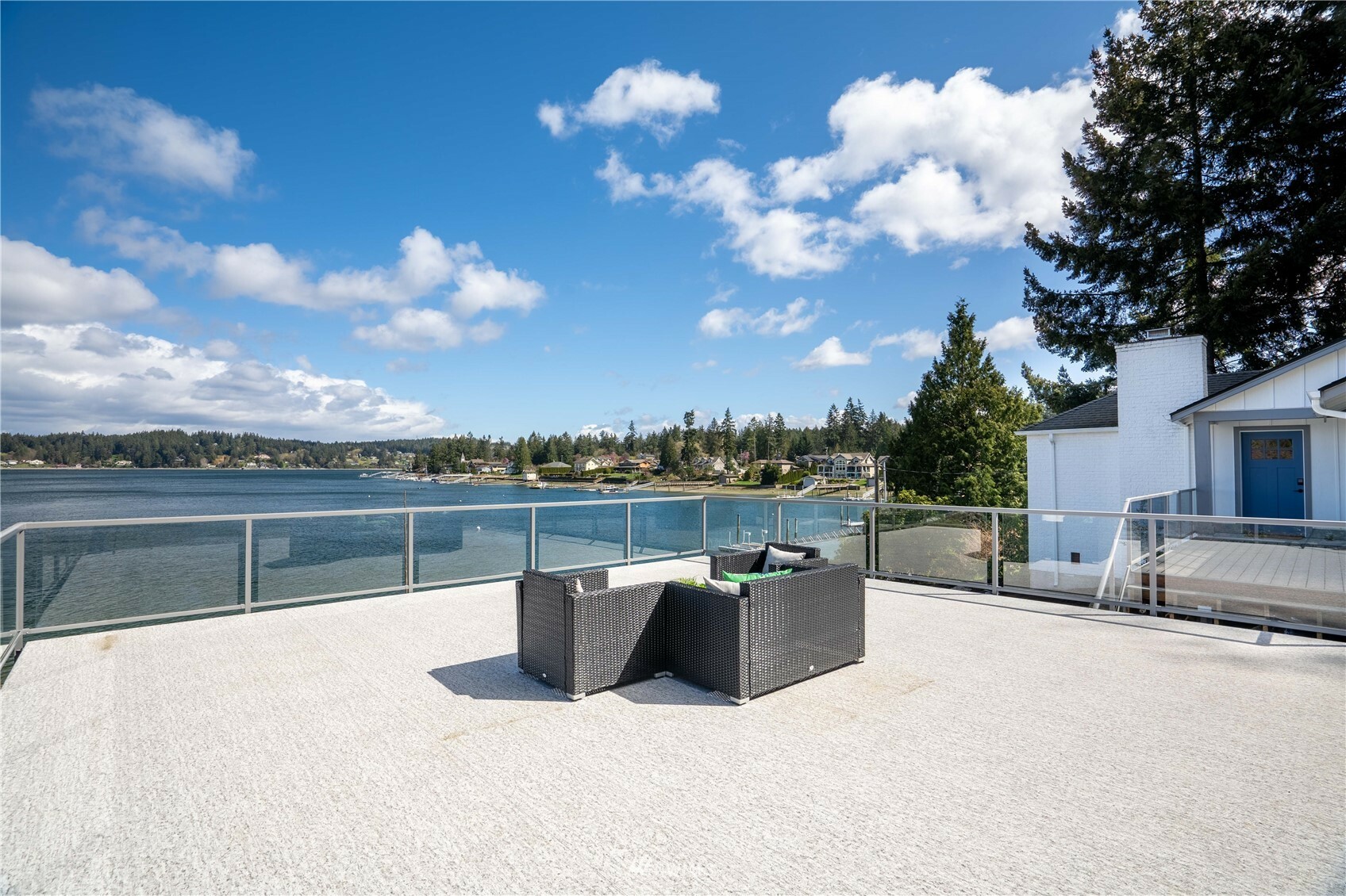 Property Photo:  520 N Shore Boulevard  WA 98333 