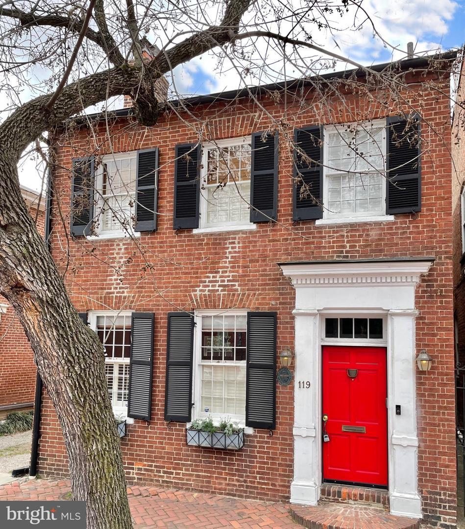 119 S Columbus Street  Alexandria VA 22314 photo