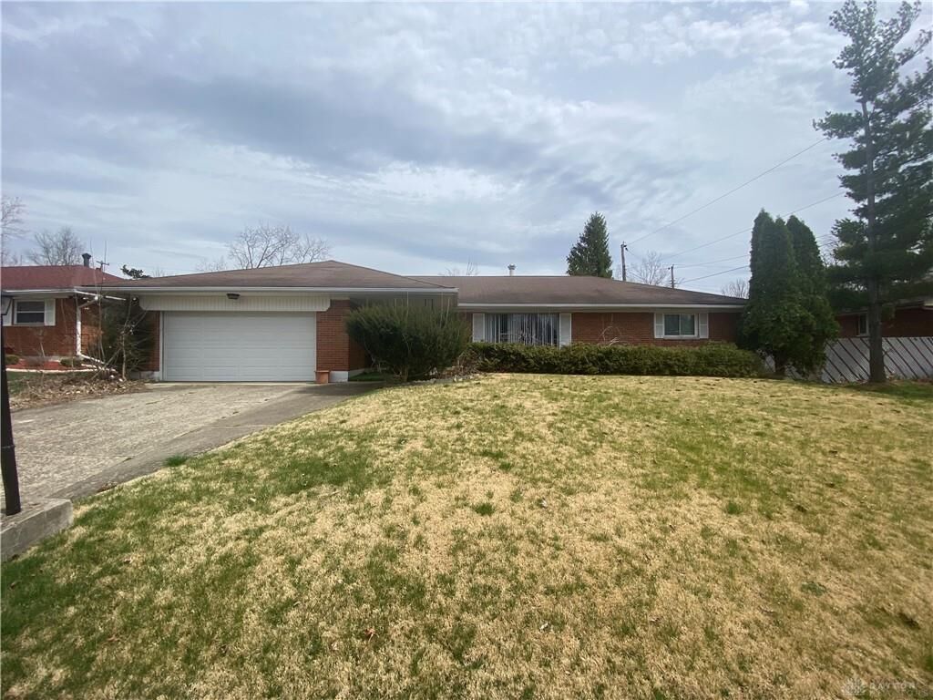 Property Photo: 2610 Marchmont Drive OH 45406