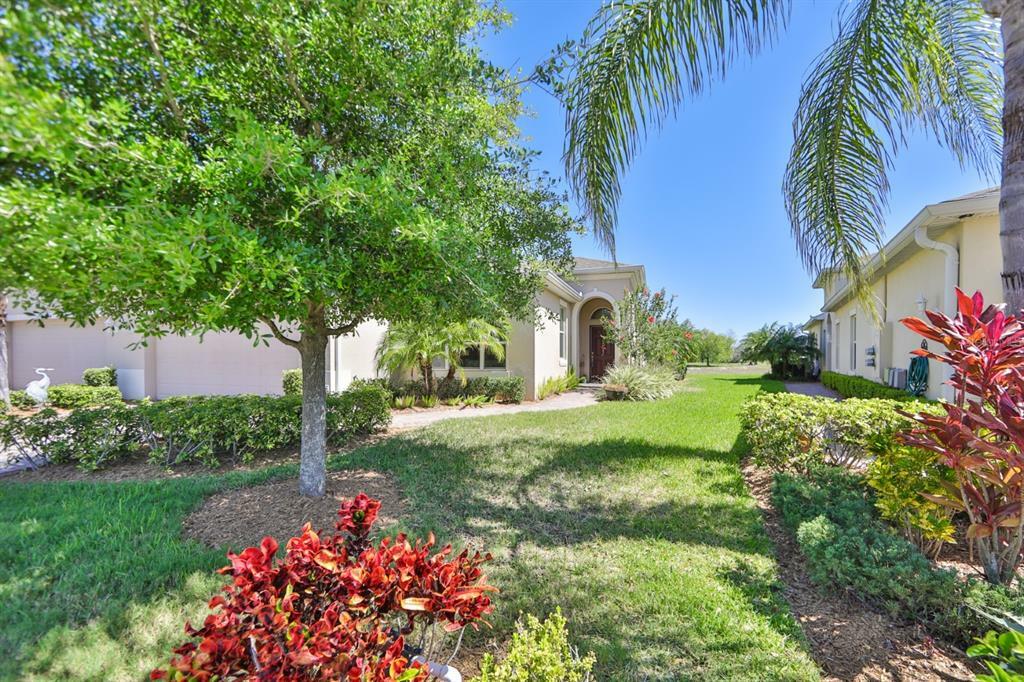 Property Photo:  646 Chipper Drive  FL 33573 