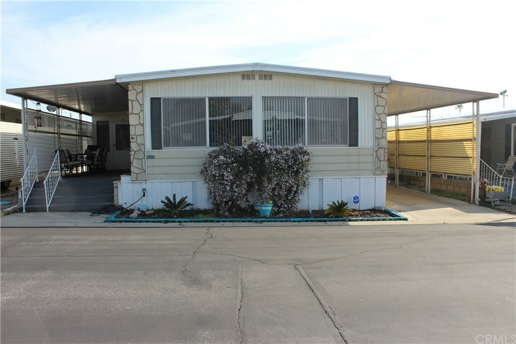 Property Photo:  975 California Street 16  CA 92320 