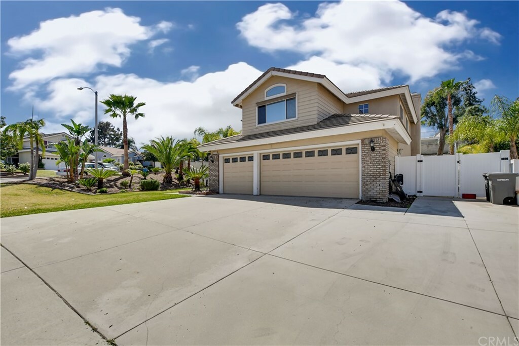 Property Photo:  29115 Wayfarer Lane  CA 92530 