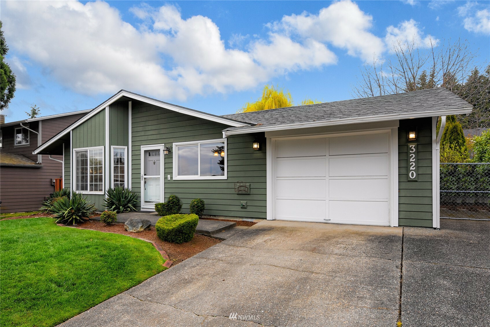 Property Photo:  3220 54th Avenue NE  WA 98422 