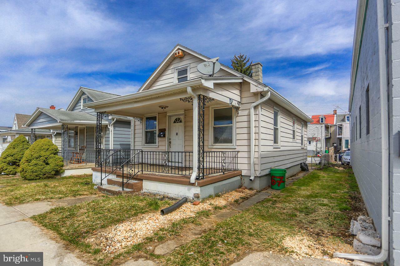 Property Photo:  367 S Sherman Street  PA 17403 