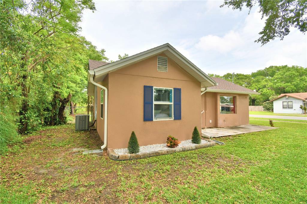 Property Photo:  3001 Avenue S NW  FL 33881 