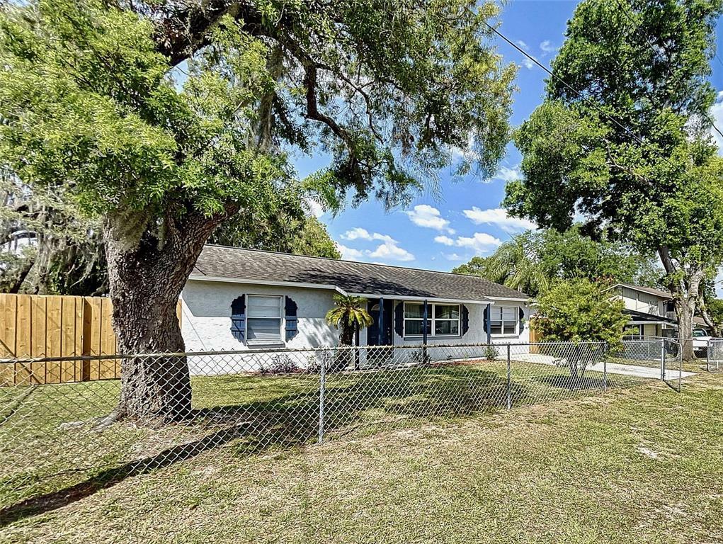 Property Photo:  11108 Happy Acres Lane  FL 33578 