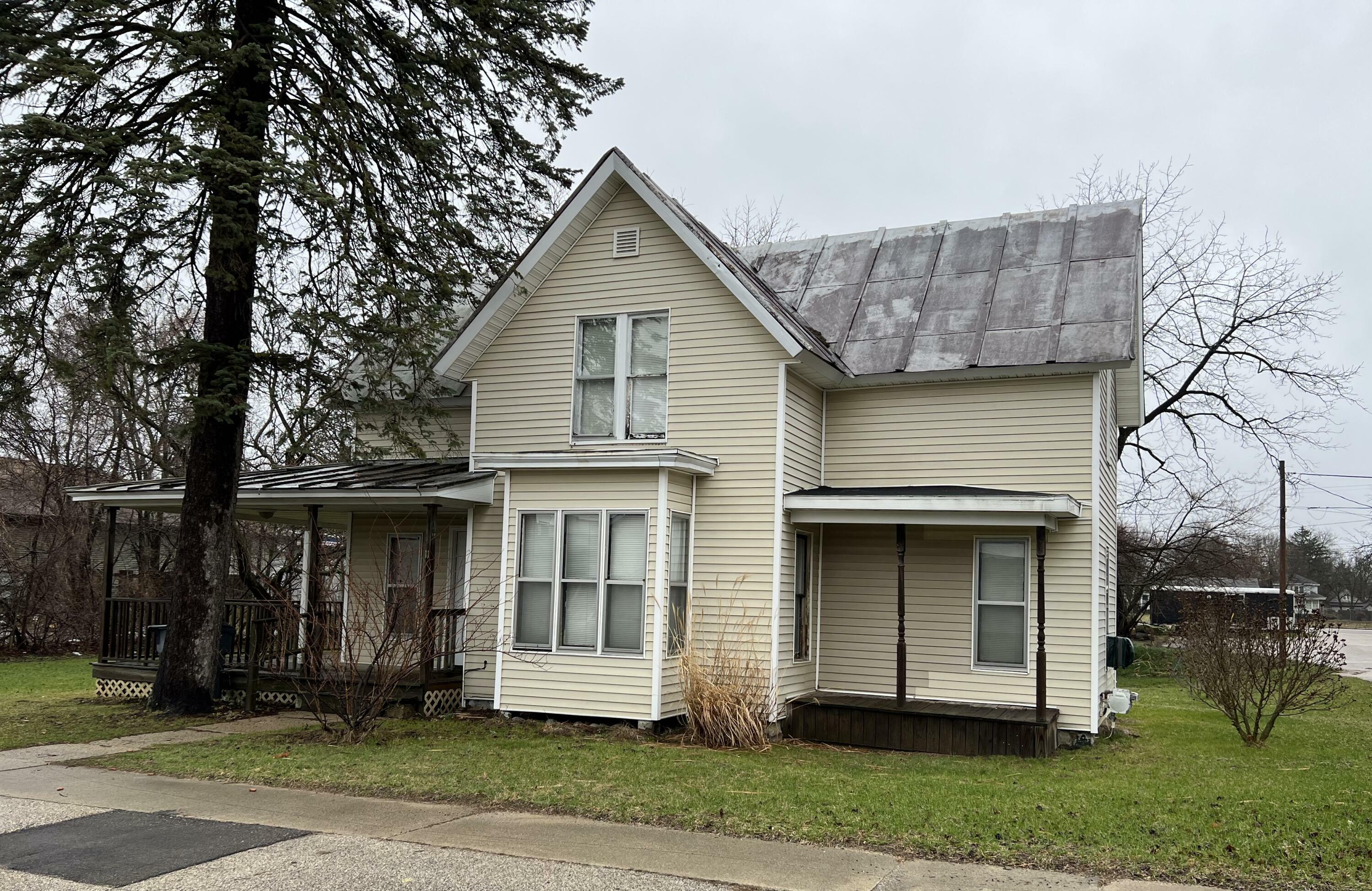 Property Photo:  11 S Haver Street  MI 49057 