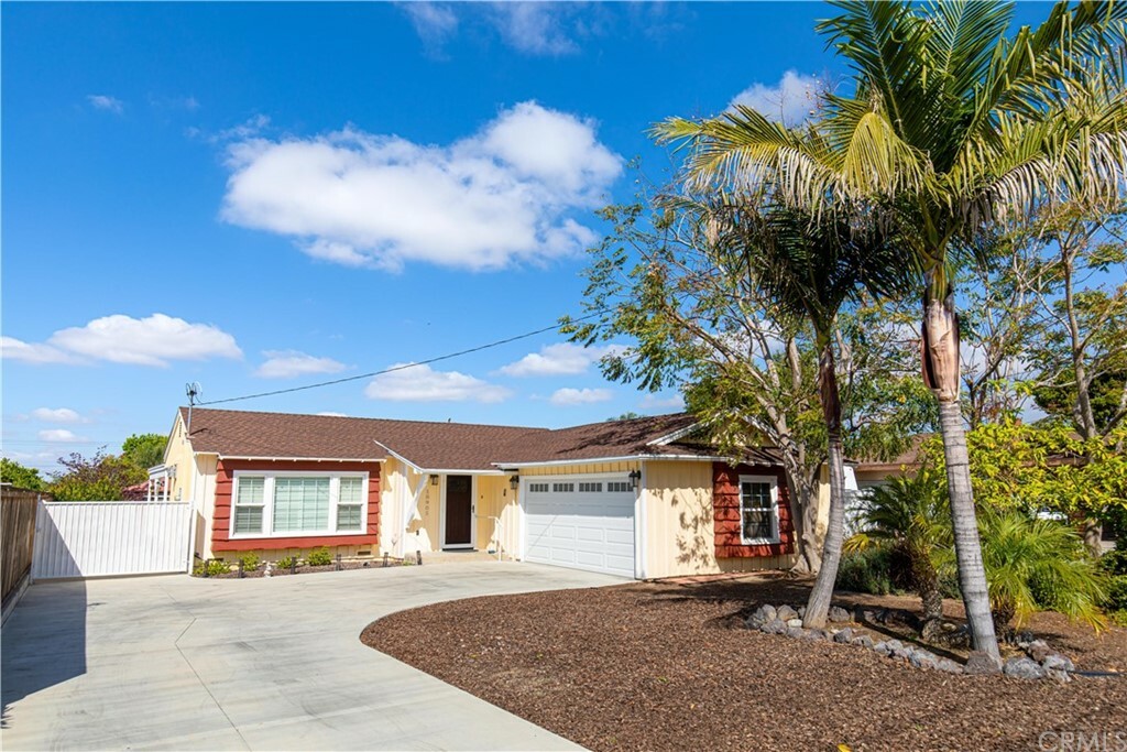 Property Photo:  10905 Valley Home Avenue  CA 90603 