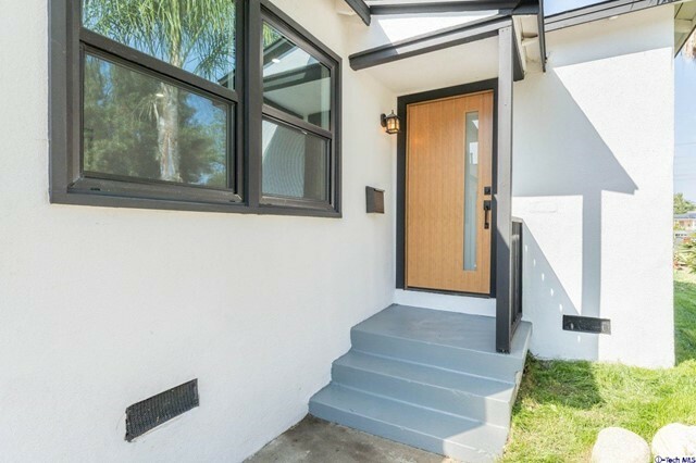 Property Photo:  19032 Bassett Street  CA 91335 