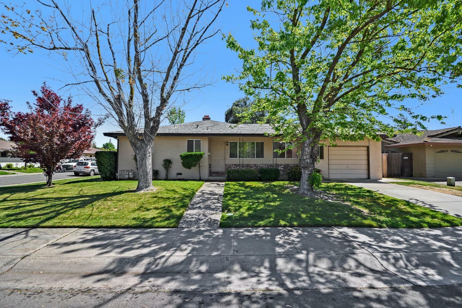 Property Photo:  1030 Katz Avenue  CA 95831 