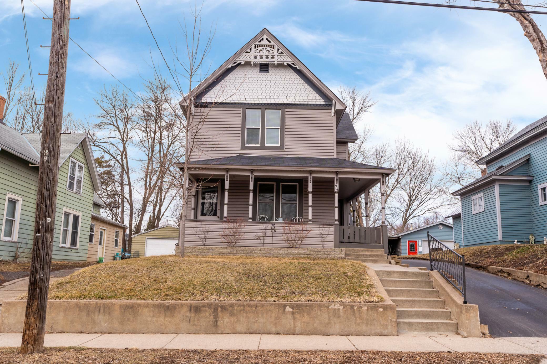 Property Photo:  406 Laurel Street W  MN 55082 