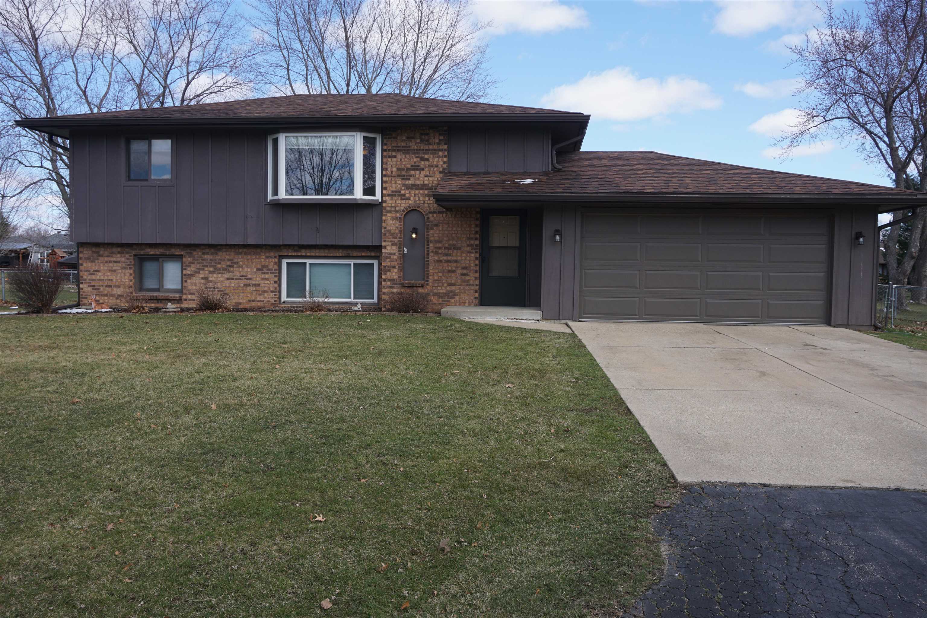 11239 Tara Drive  Machesney Park IL 61115 photo