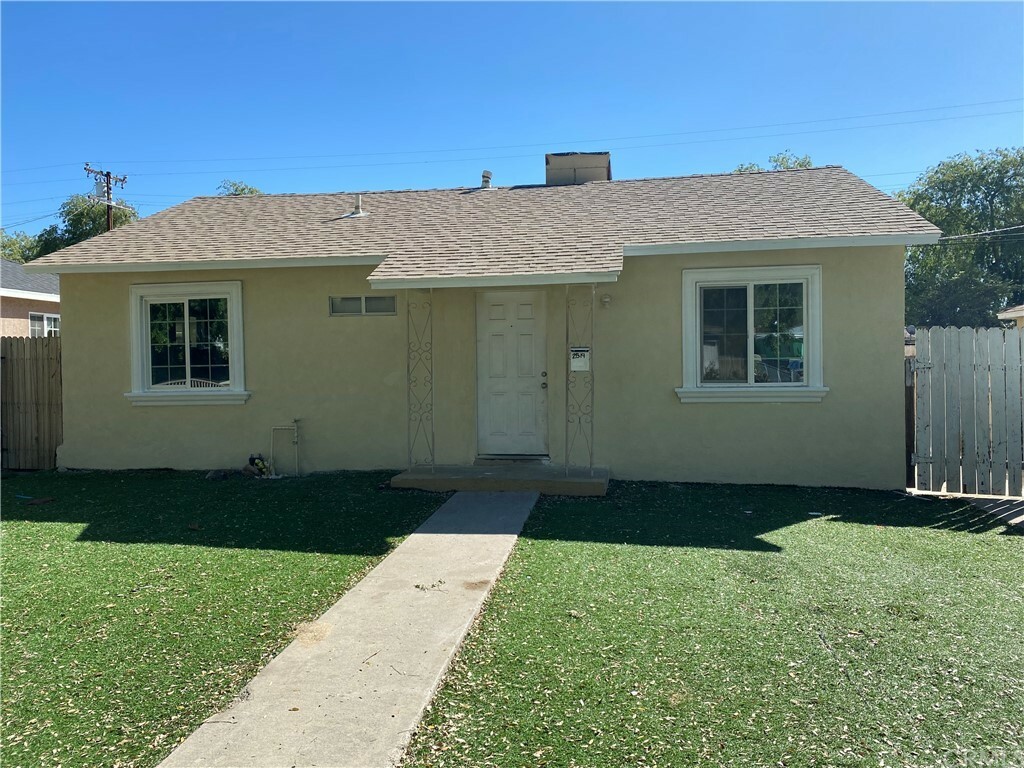 Property Photo: 2519 Roxbury Drive CA 92404
