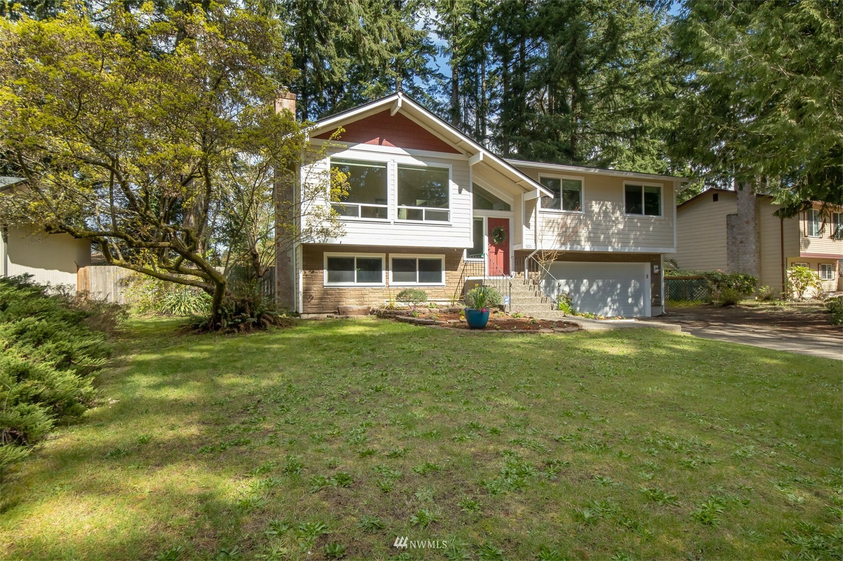 Property Photo: 3221 SE Devonshire Place WA 98366