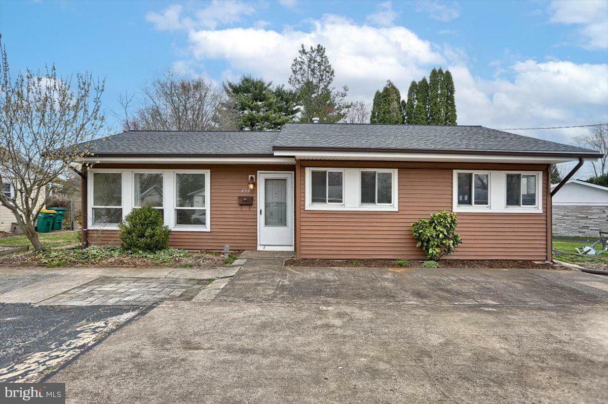 Property Photo:  439 Virginia Road  PA 17050 
