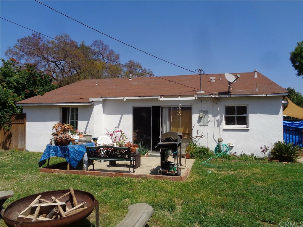 Property Photo:  8422 Conklin Street  CA 90242 