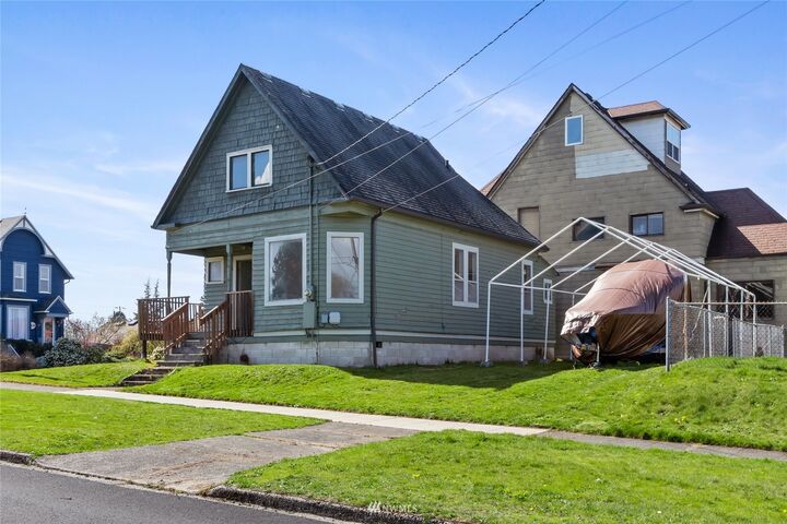 Property Photo: 1215 N 10th Street WA 98403