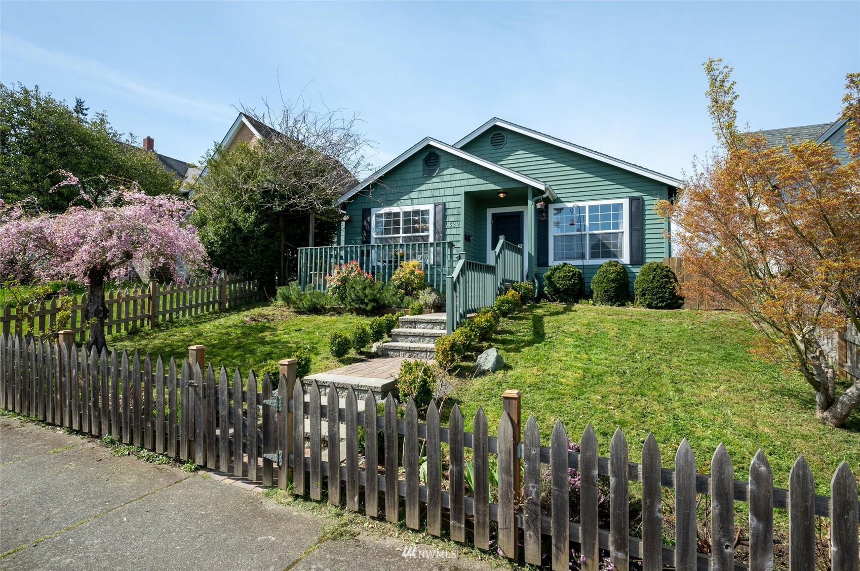 Property Photo:  1529 Iron Street  WA 98225 