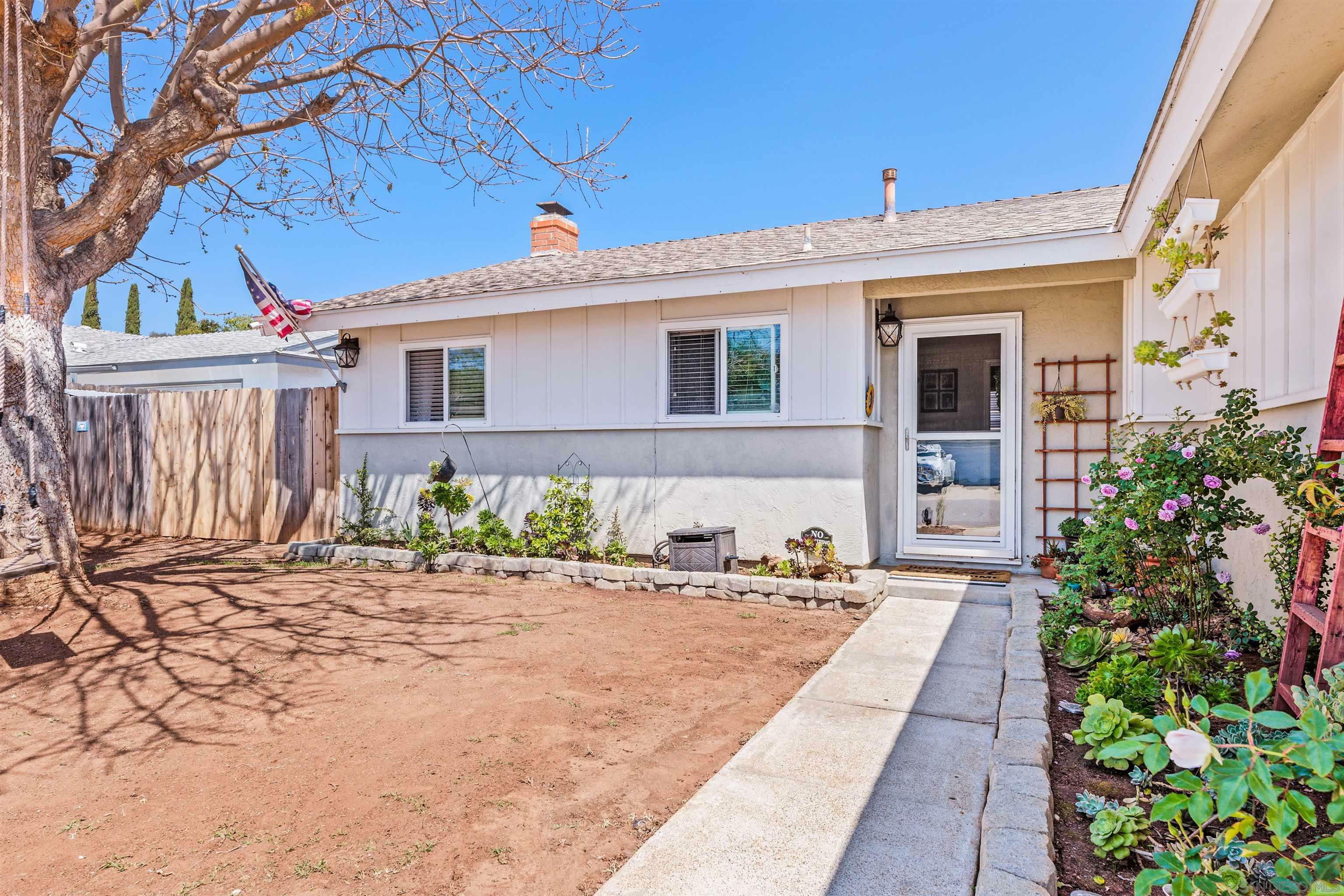 Property Photo: 1372 N Date CA 92026
