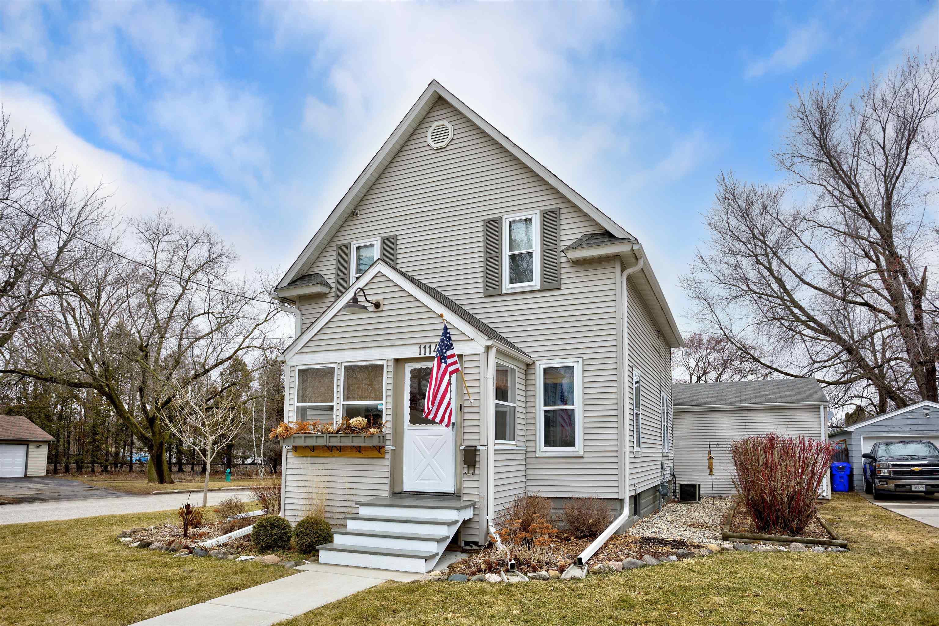 Property Photo:  1114 W 5th Street  WI 54914 