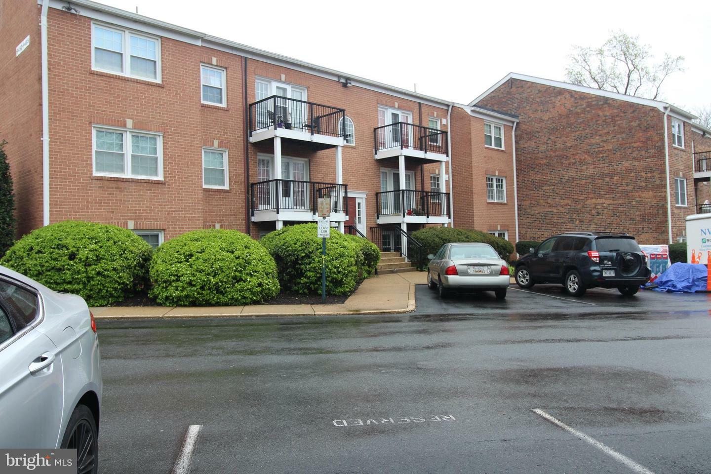 Property Photo: 9493 Fairfax Boulevard 304 VA 22031