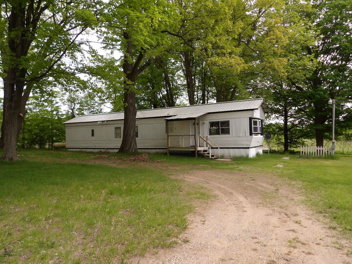 4349 Stillwagon Road  West Branch MI 48661 photo