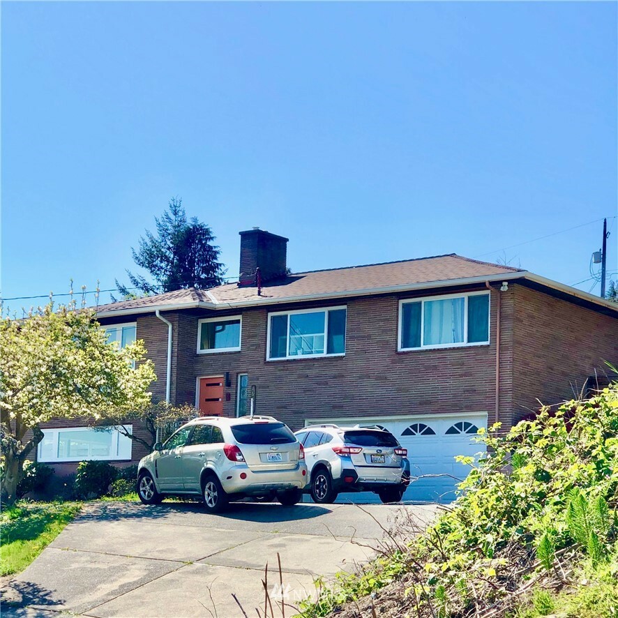 Property Photo:  16625 8th Place SE  WA 98166 