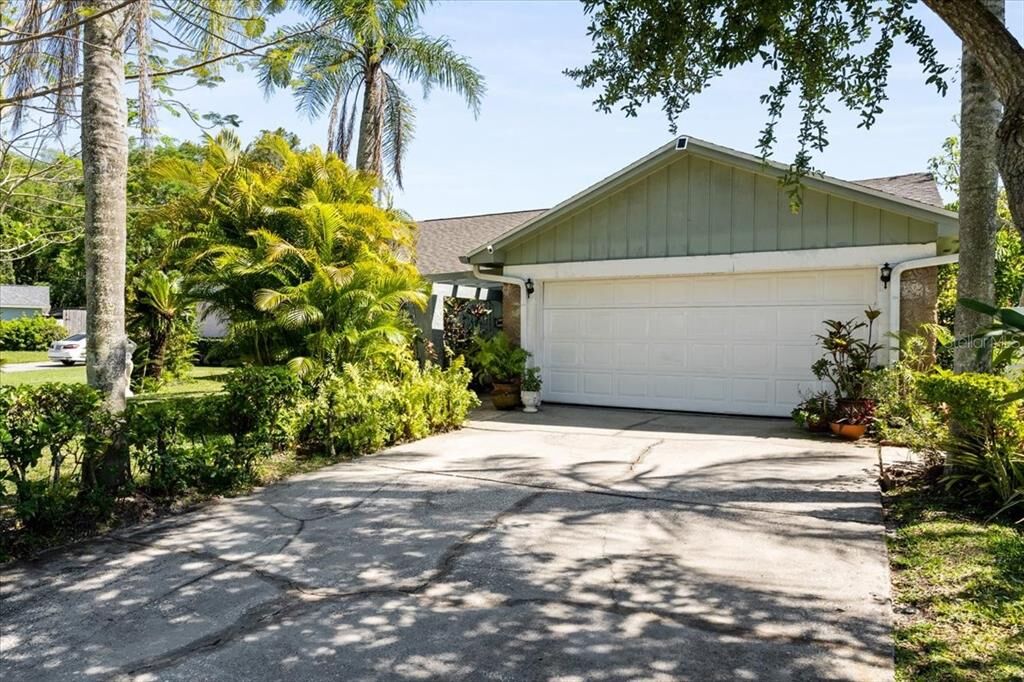 Property Photo:  7776 Ravana Drive  FL 32822 