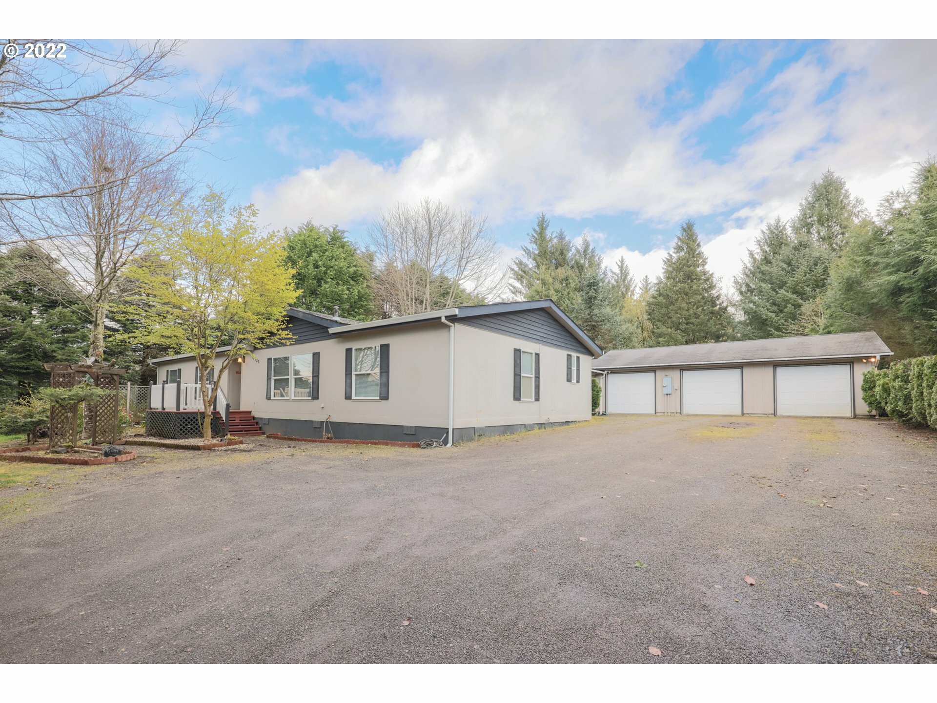 Property Photo: 11525 Hwy 101 S OR 97141