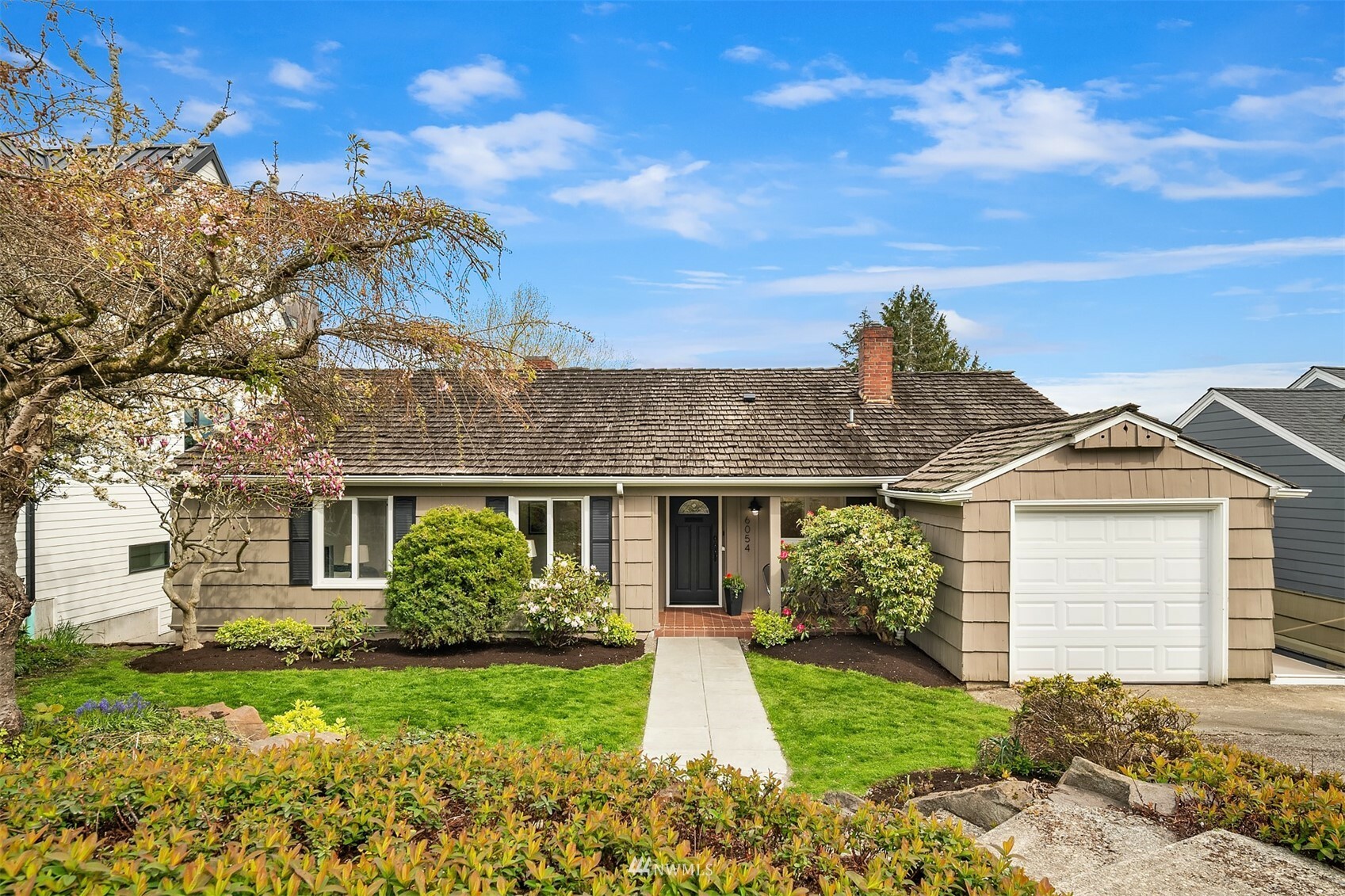 Property Photo: 6054 51st Avenue NE WA 98115