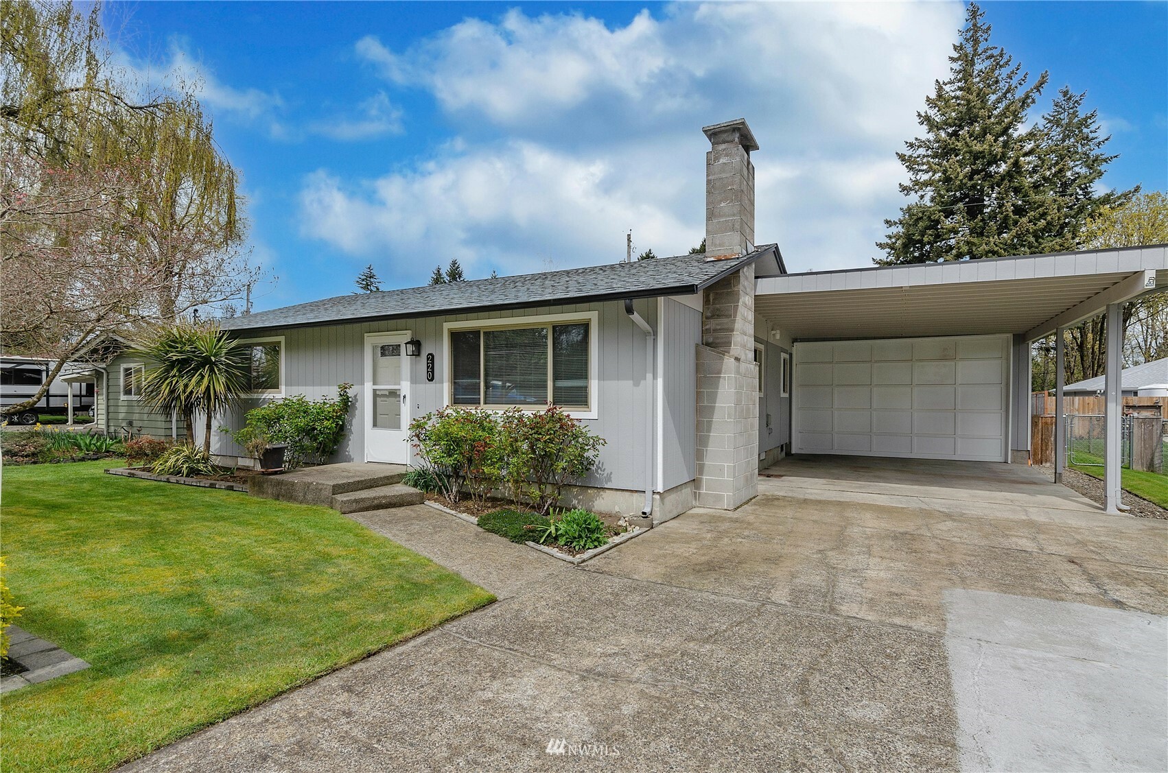 Property Photo:  220 Lee Street SE  WA 98501 