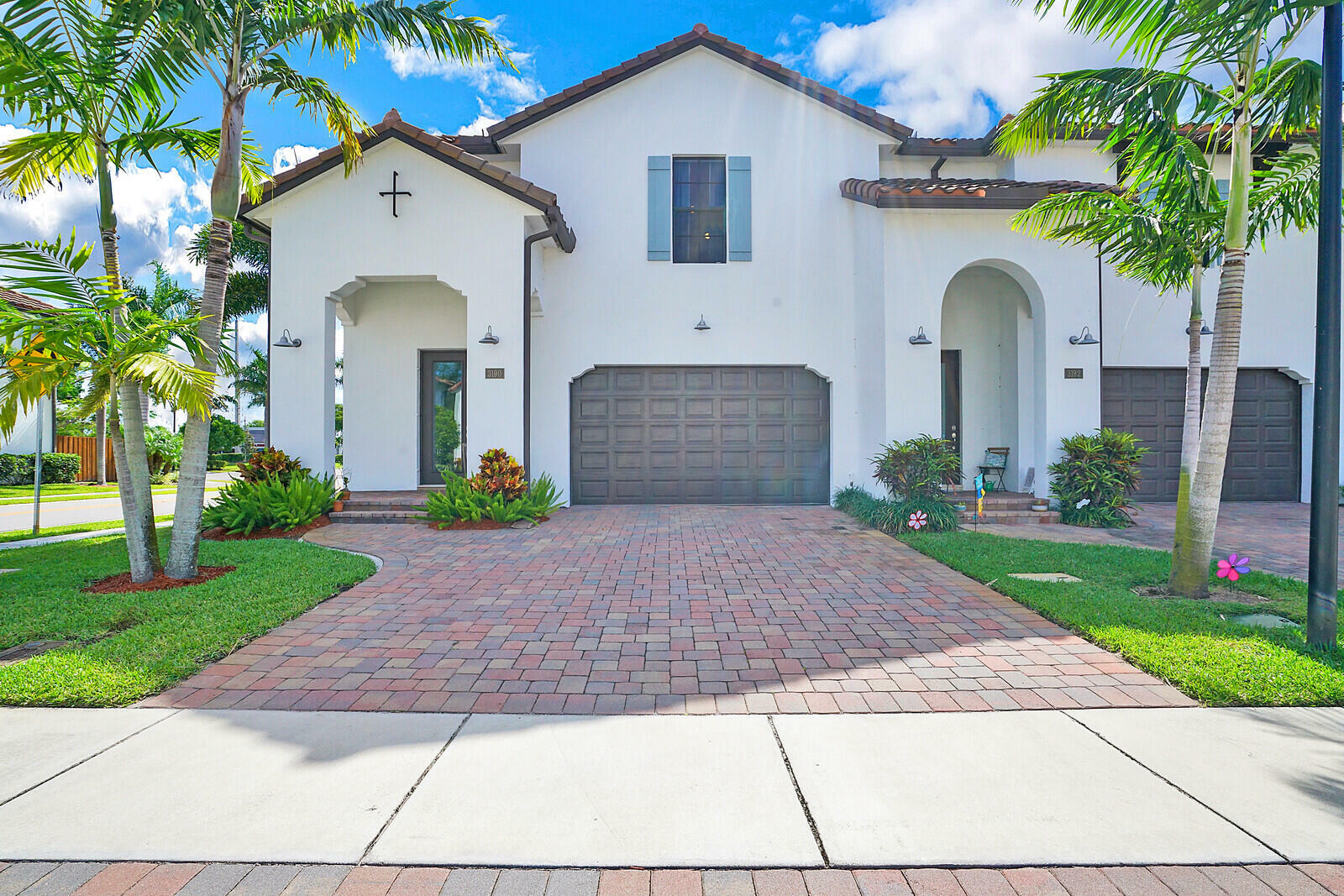 Property Photo:  3190 Santa Catalina Place  FL 33467 