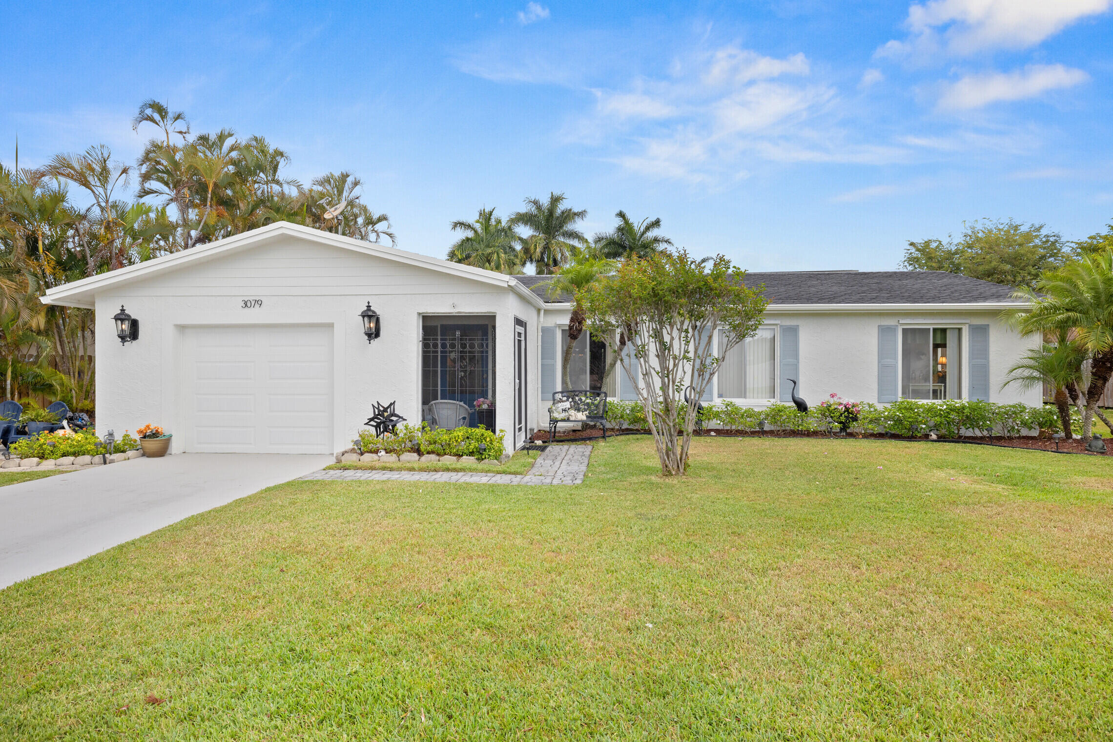 Property Photo: 3079 Indian Trail FL 33462