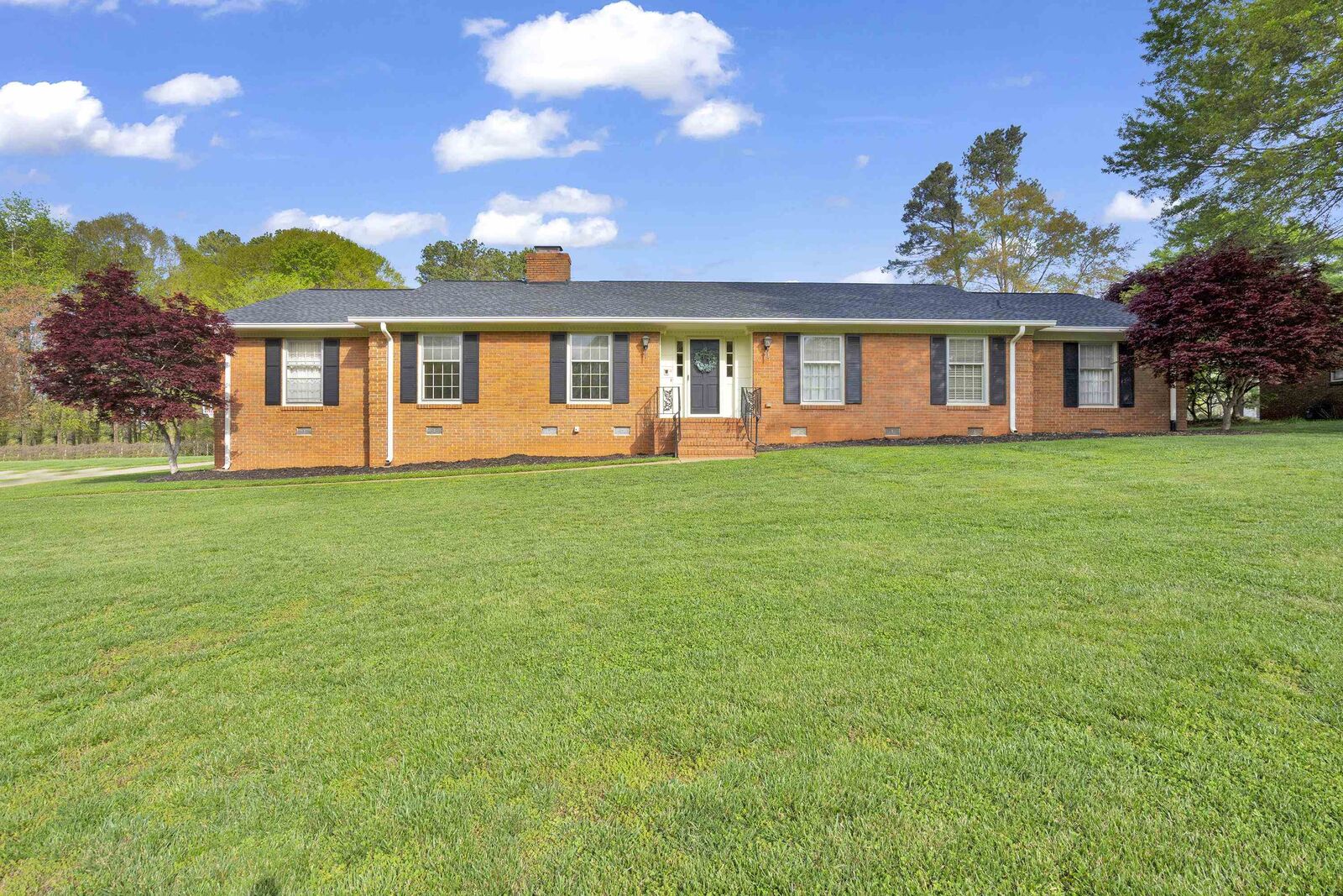 Property Photo:  261 Lake Forest Drive  SC 29307 
