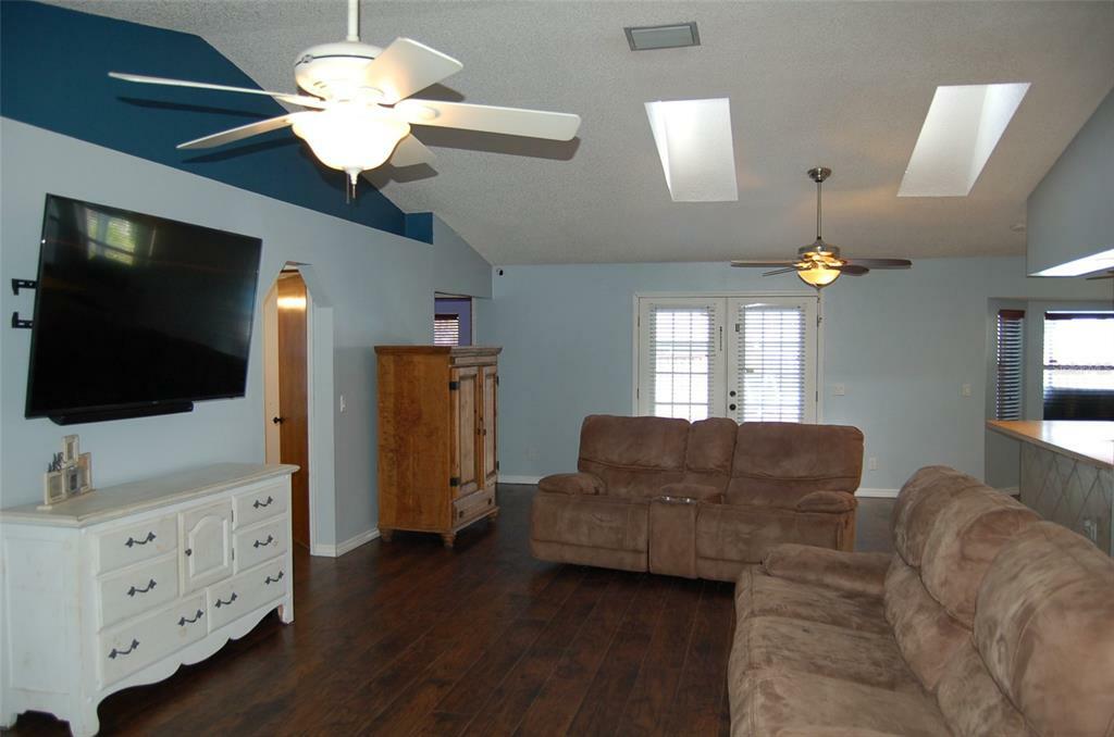 Property Photo:  542 Blackstone Avenue  FL 32725 