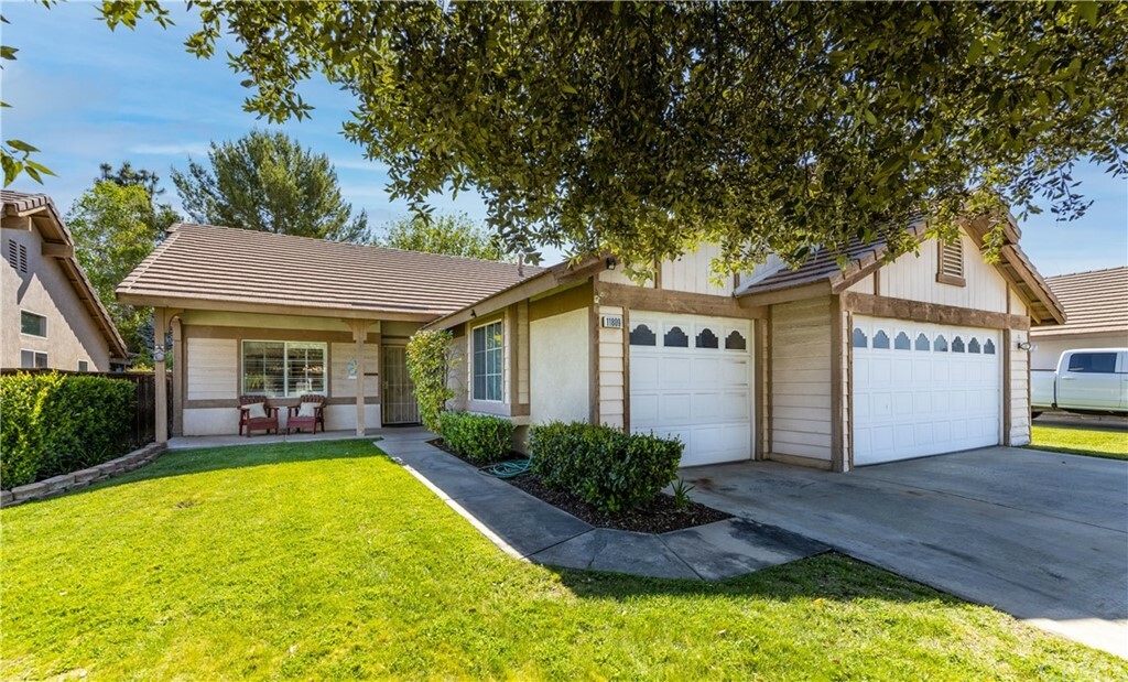 Property Photo:  11809 Oak Tree Lane  CA 92399 