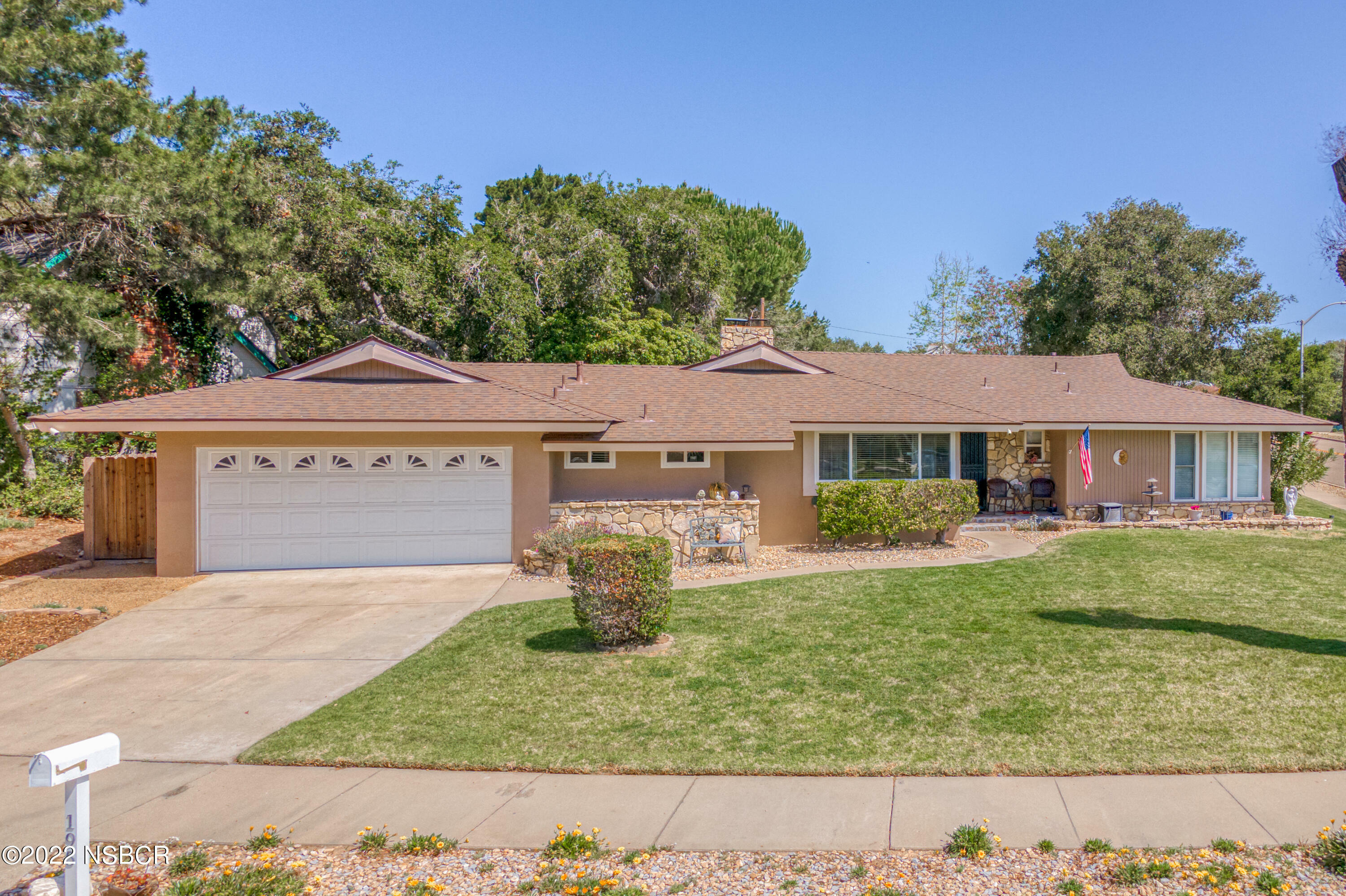 Property Photo:  195 Oakmont Avenue  CA 93436 